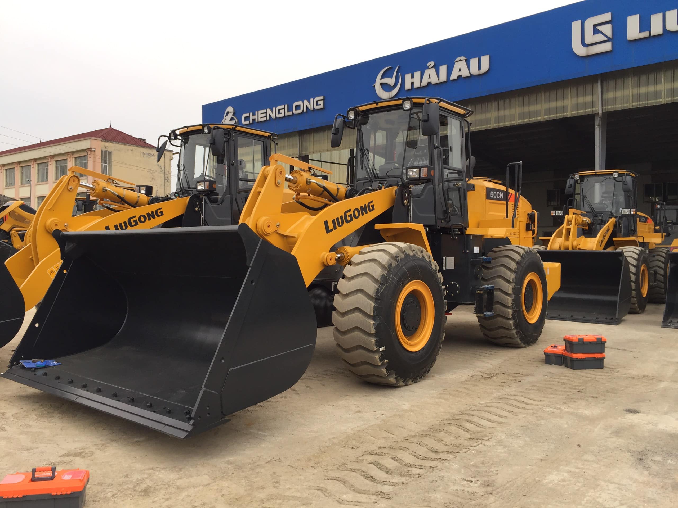 máy xúc lật LiuGong ZL50CN giá 2025